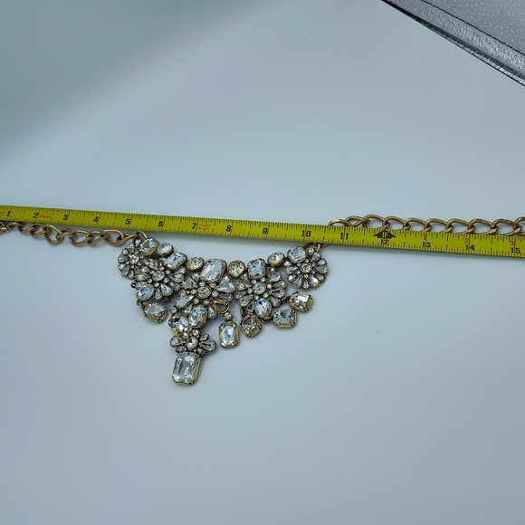 Banana Republic Crystal Bib Statement Necklace Gold Tone Vintage Glam STUNNING - Picture 9 of 11